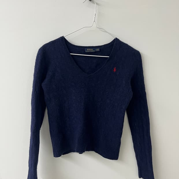 폴로 브이넥니트