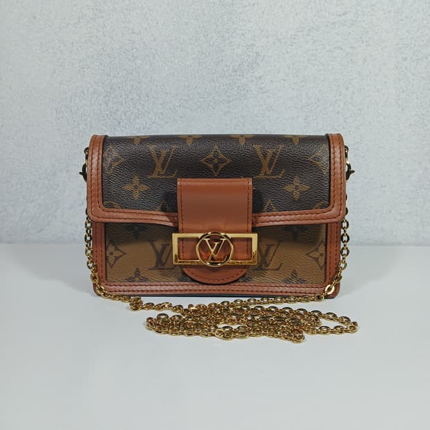 루이비통 도핀 체인 월릿 크로스백 M68746