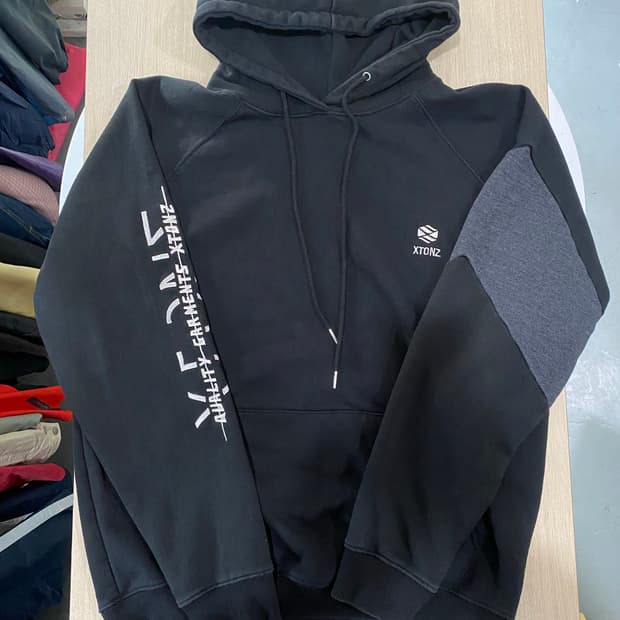 XTONZ 검정색 후드티 (L/오버핏)