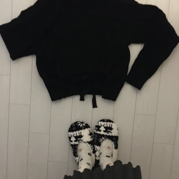 앞뒤 반전 아이보리 리본 디테일 니트♣️