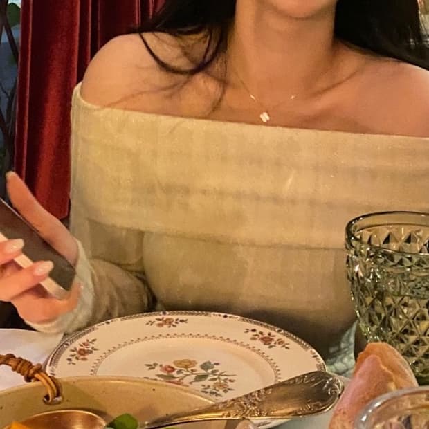 (초희귀매물) 애즈온 글리터 오프숄더 탑 아이보리