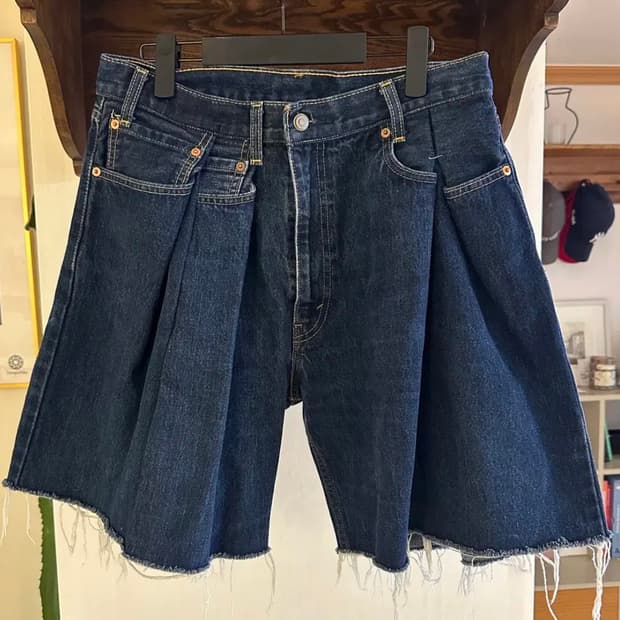 (새상품) 77circa 25S/S 턱 데님 반바지 (34)