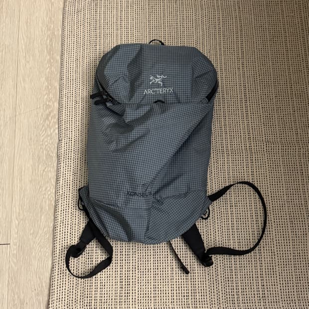 아크테릭스 컨실 15 백팩 넵튠