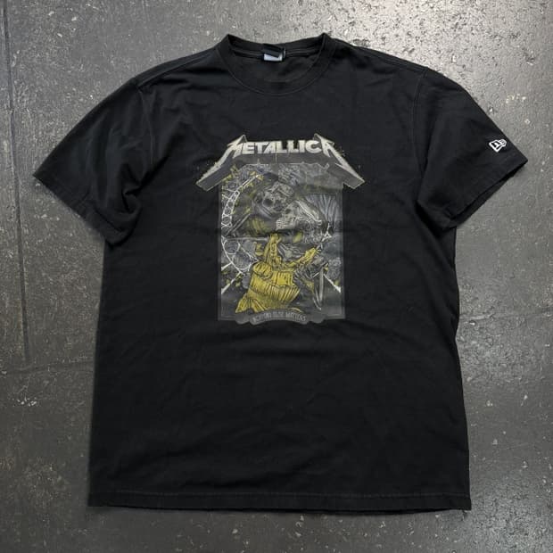 105 뉴에라 메탈리카 데미지 반팔티 