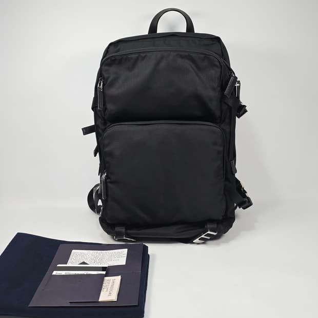 프라다 삼각로고 멀티포켓 백팩