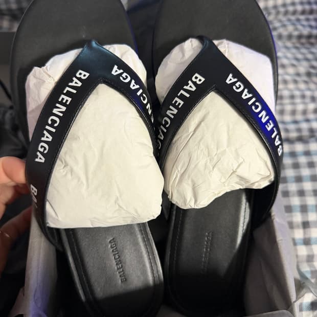 발렌시아가 쪼리 플립플랍 샌들 37사이즈 (240mm)