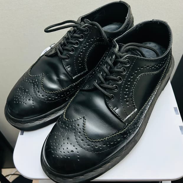 닥터마틴 3989 윙팁 로퍼 블랙