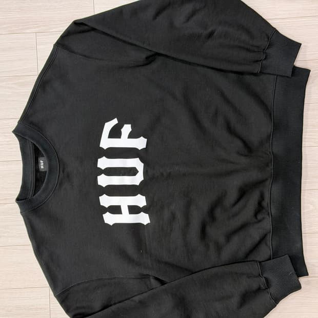HUF(허프) 로고 맨투맨 블랙