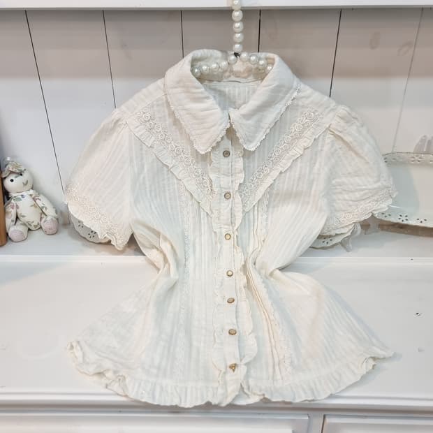 axes femme(엑시즈 팜므) 로맨틱 레이스 카라 블라우스