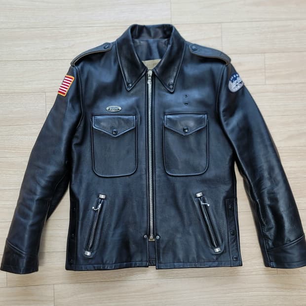 디아프바인 폴리스 홀스하이드 자켓