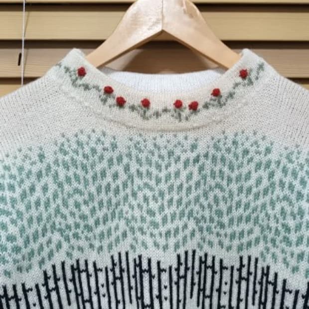 수입핸드메이드꽃 울크루넥니트