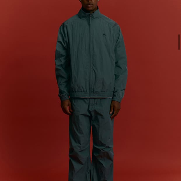 엠페브 심볼 트랙 바람막이 판매 새상품