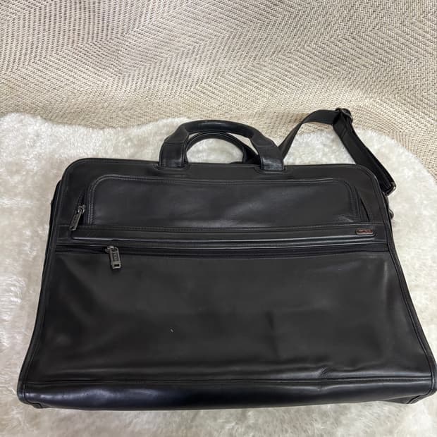 투미(TUMI)클래식한 가죽 브리프 케이스(서류 가방)