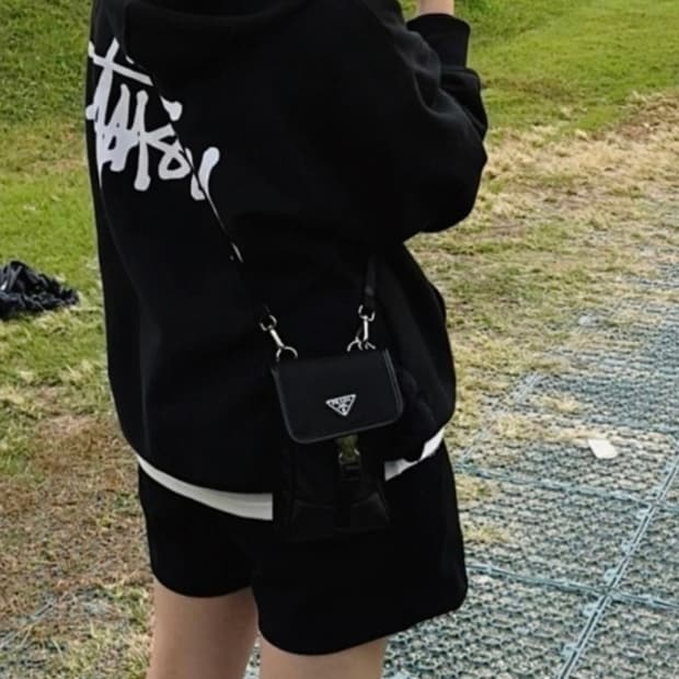 프라다 폰홀더백/크로스백/미니백 정품S급(보증서O)