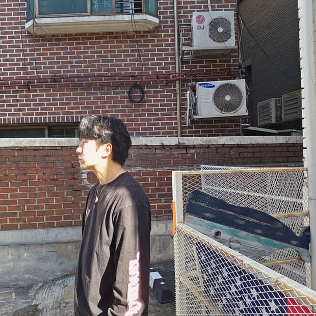 산타크루즈 프린트 롱슬리브