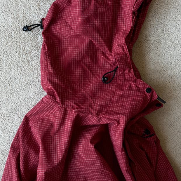 뉴발란스 윈드브레이커