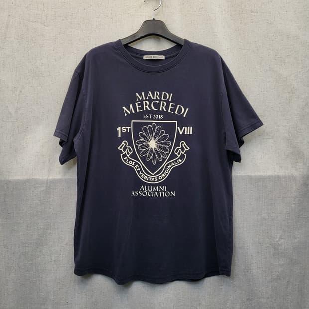 마르디 메크르디 네이비 반팔 티셔츠