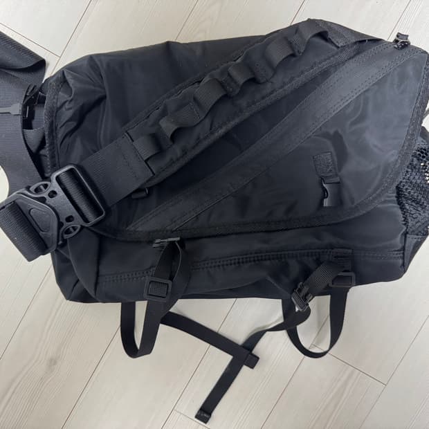 남성 나일론 크로스백 블랙