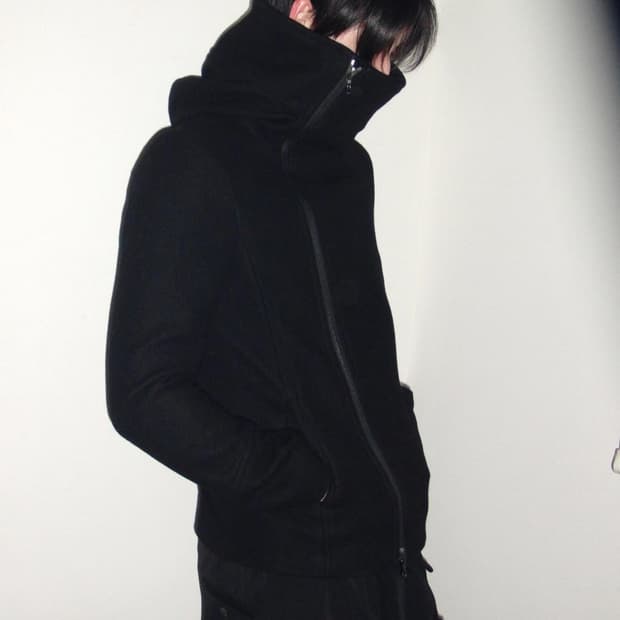 어태치먼트 하이넥 후드 자켓