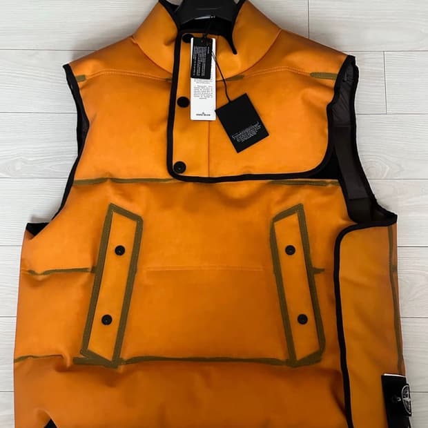 스톤아일랜드 아이스 스트라타 패딩 조끼 XL