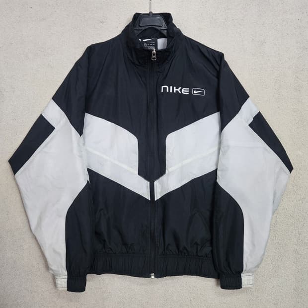 나이키 바람막이 XS