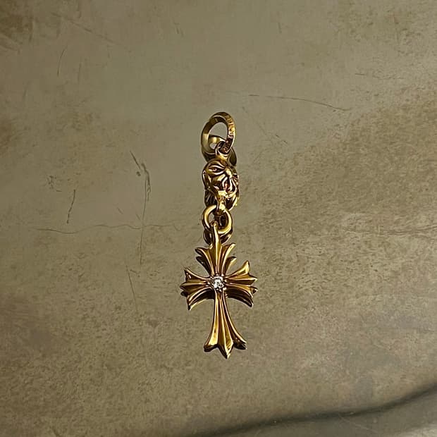 [크롬하츠] 22k 원 볼 타이니 크로스 1P 파베 다이아 펜던트 참