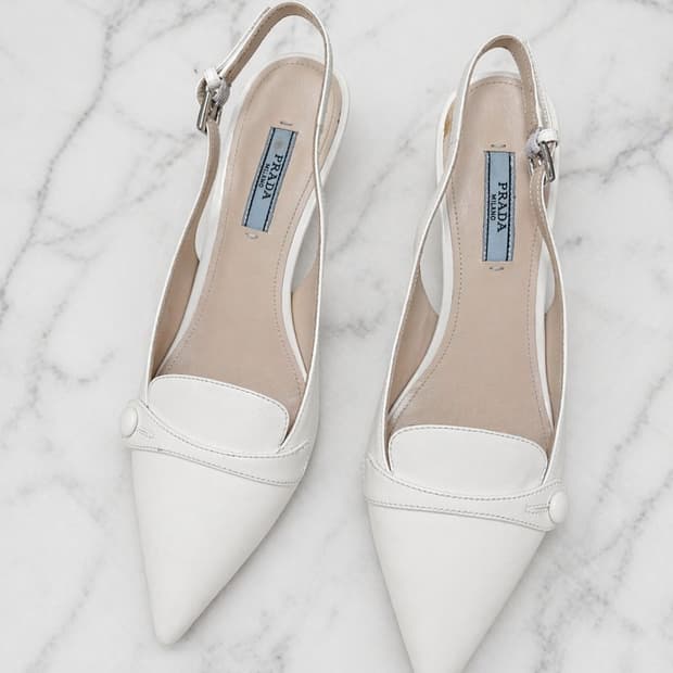 프라다 슬링백 힐 (오프화이트/아이보리) 라인 / 35 (220~225)
