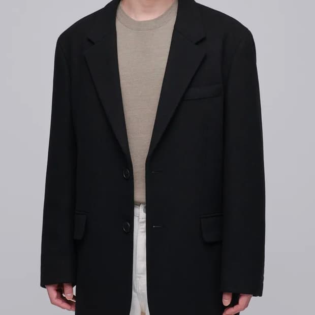 [1회 착용] 무탠다드 울 블렌드 멜톤 대디 숄더 오버사이즈 블레이저