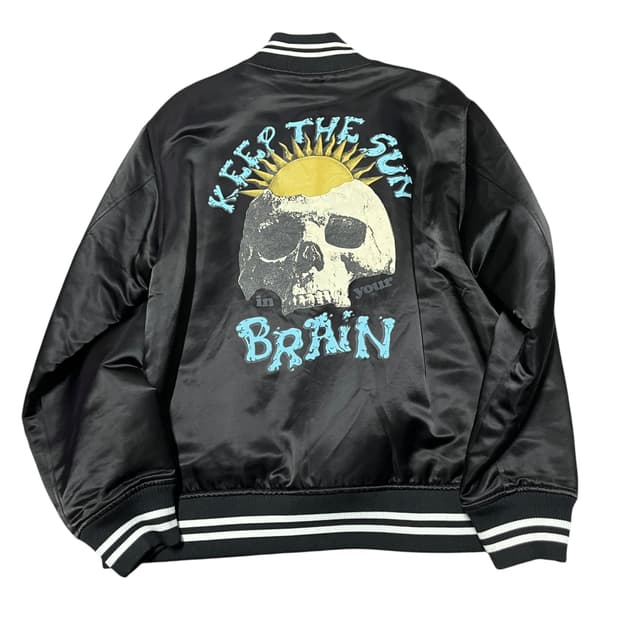 [4] 언더커버 새틴 스타디움 프린팅 봄버 바시티 자켓