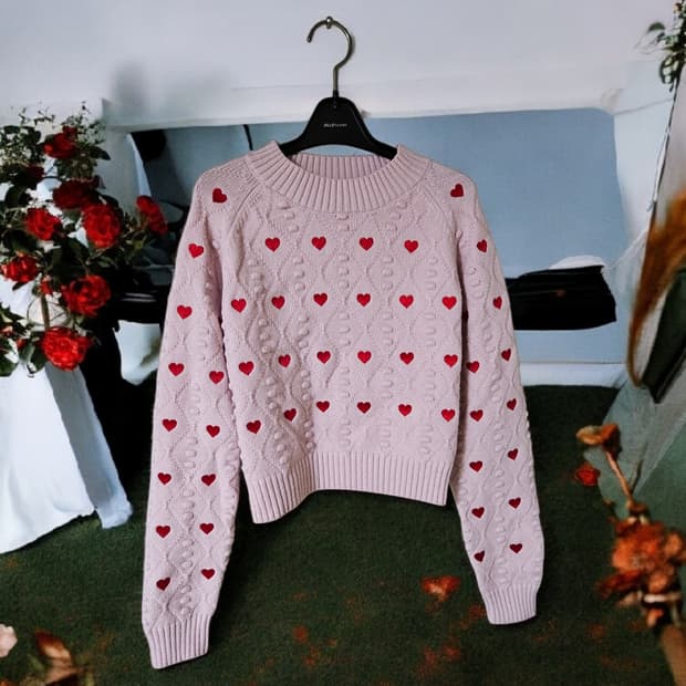 레드 하트 자수/ 미착용 /핑크 크롭 니트 스웨터 F /상태좋음