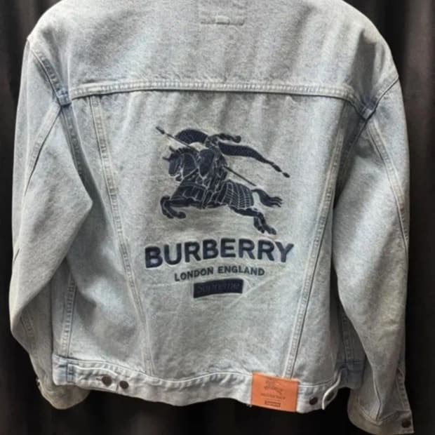 슈프림 버버리 데님자켓 L사이즈 크림 구매정품 솔드아웃 정품검수완료