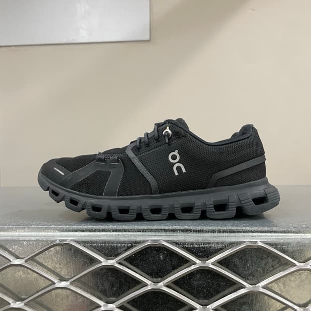 온 러닝 클라우드 6 블랙 230