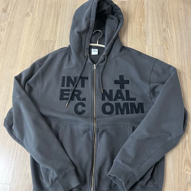 더콜디스트모먼트 후드집업