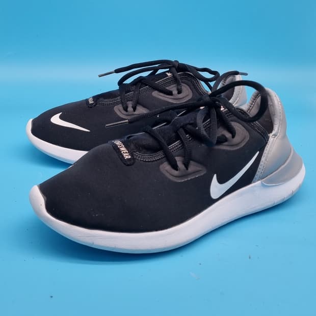 O 나이키 하카타 여성운동화240 