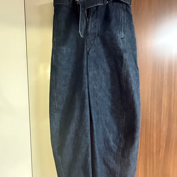 [s] 르메르 트위스티드 벨티드 데님 인디고