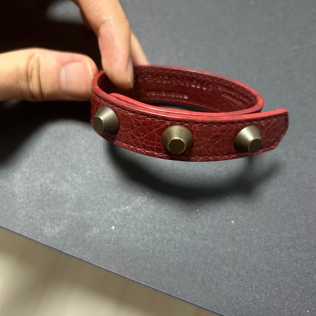 발렌시아가 스터드 레더팔찌
