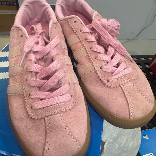 아디다스 여자 운동화 버뮤다 핑크 (중고)