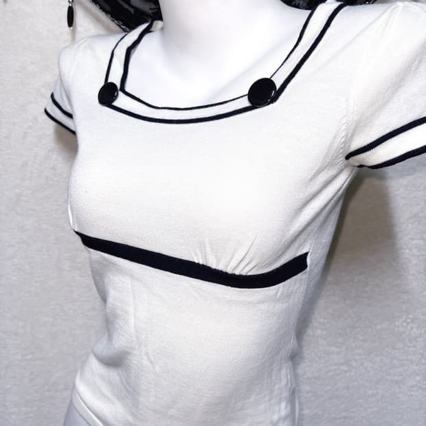 화이트 스퀘어넥 반팔니트 로걀탑 로맨틱갸루 달천 시로 페미닌 핀터 일브