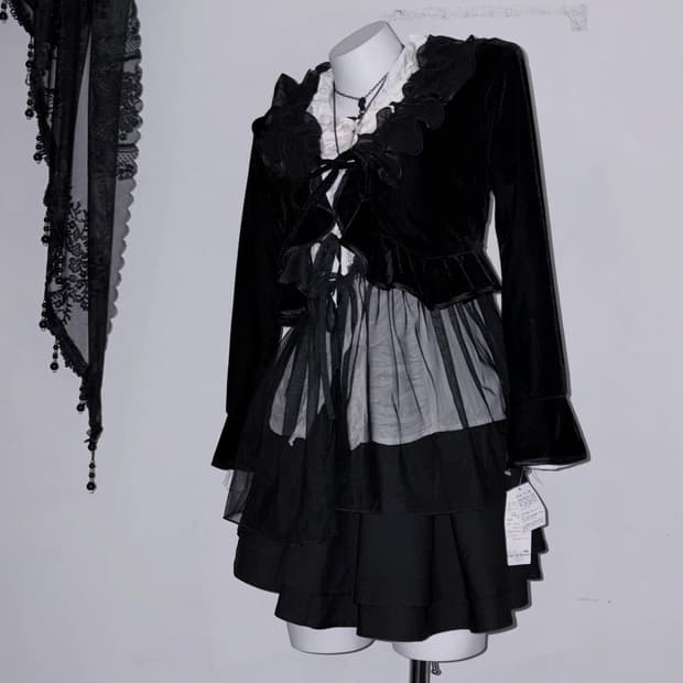 다크로맨틱 고스 코디세트 4피스 - 프릴, 시스루, 코르셋, 벨벳