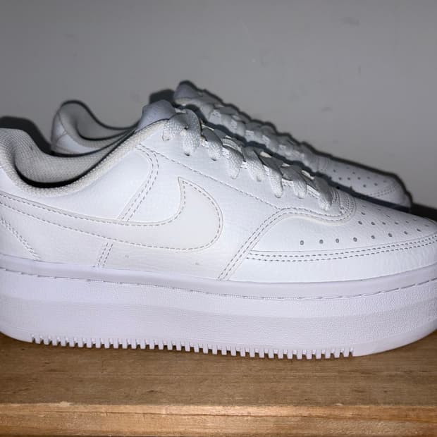 나이키 코트비전 스니커즈 250