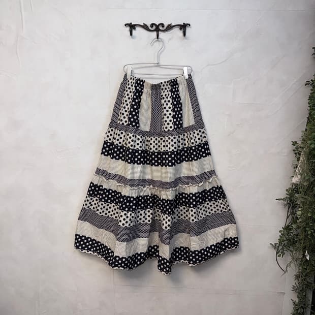 Black & white dot pattern cancan skirt