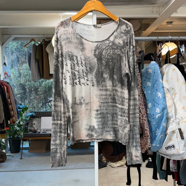 &.Eycia 프린트 롱슬리브