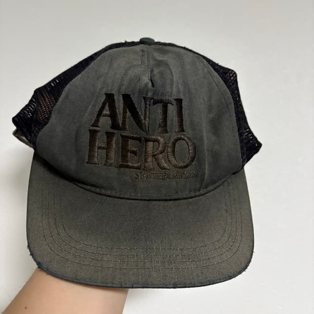 90s 안티히어로 anti hero 캡 트래쉬드