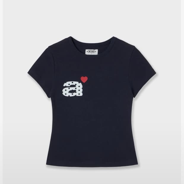 Aeae DOT SMALL LETTER TEE [NAVY]