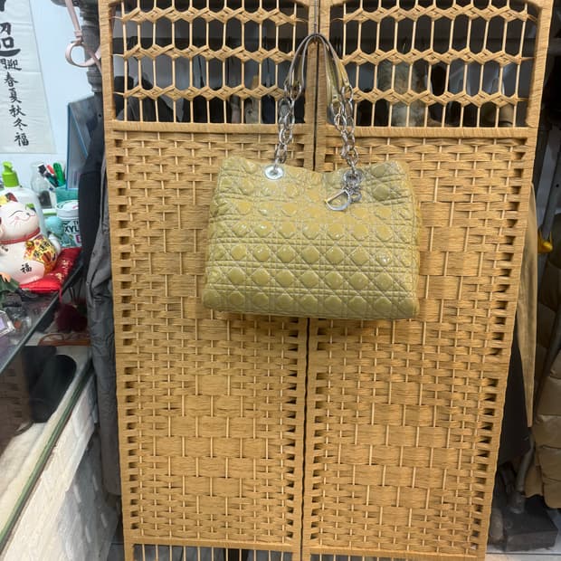 정품 디올 레이디 페이던트 체인 숄더백 팝니다
