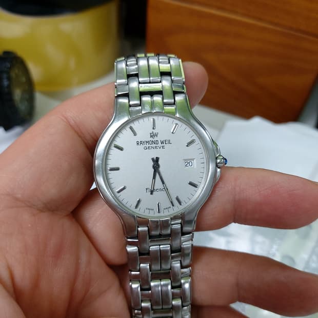 레이몬드 웨일 플라멩고 시계