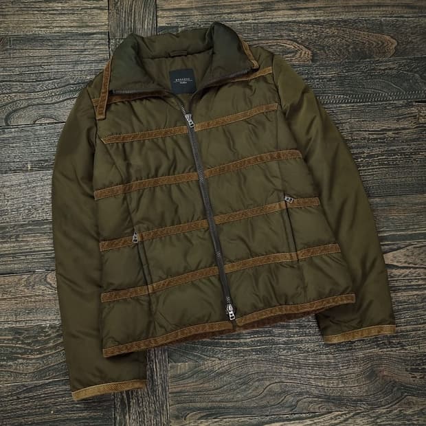 [막스마라] 테이핑 바인딩 경량 패딩 카키 P01099