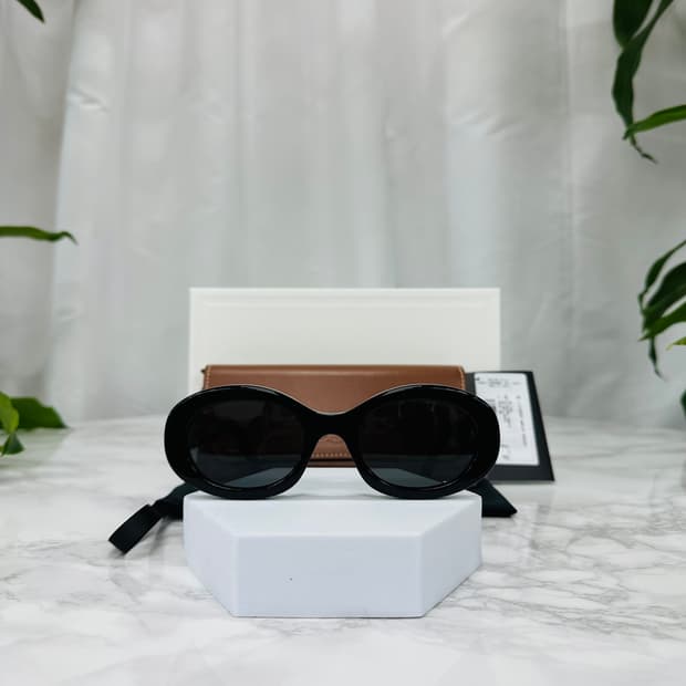 셀린느 트리옹프 01 선글라스