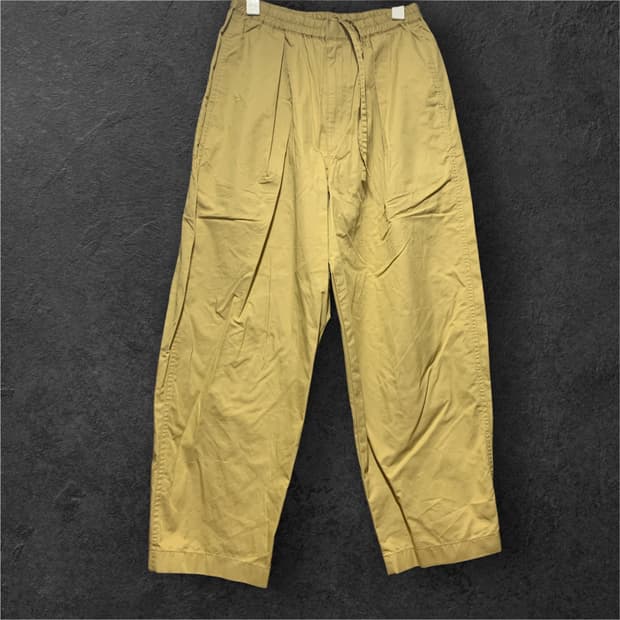 유니클로 u 파라슈트 크롭팬츠