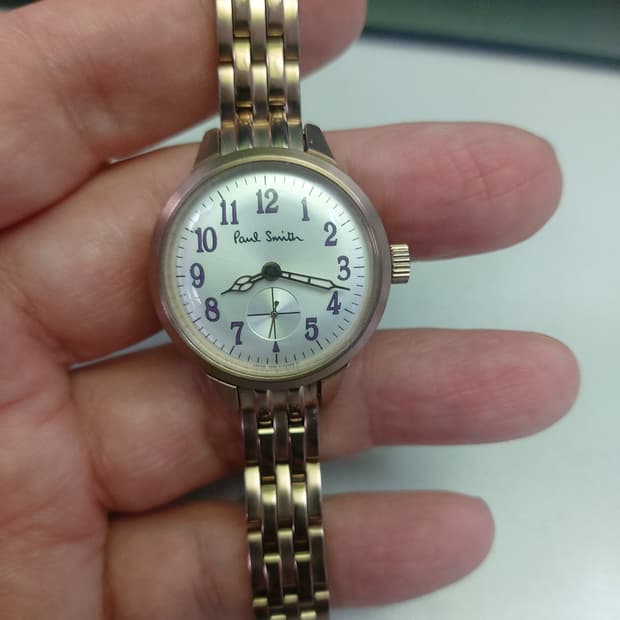 잔기스 없이 깨끗한 폴스미스 여성 메탈 시계